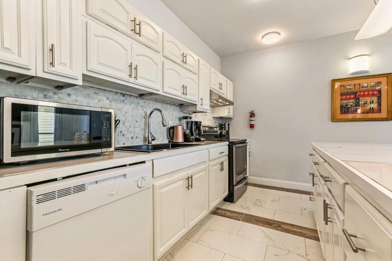 Stunning 4br Near French Quarter