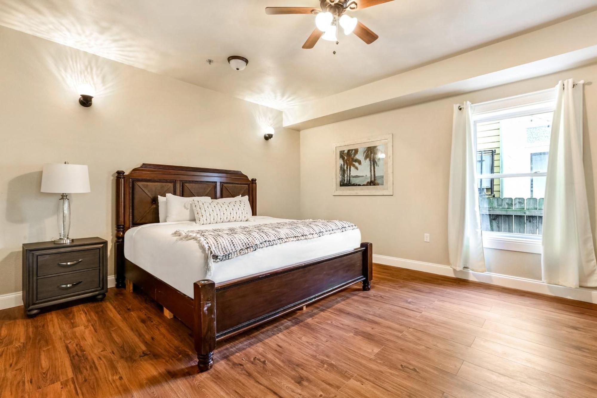 Stunning 4br Near French Quarter New Orleans
