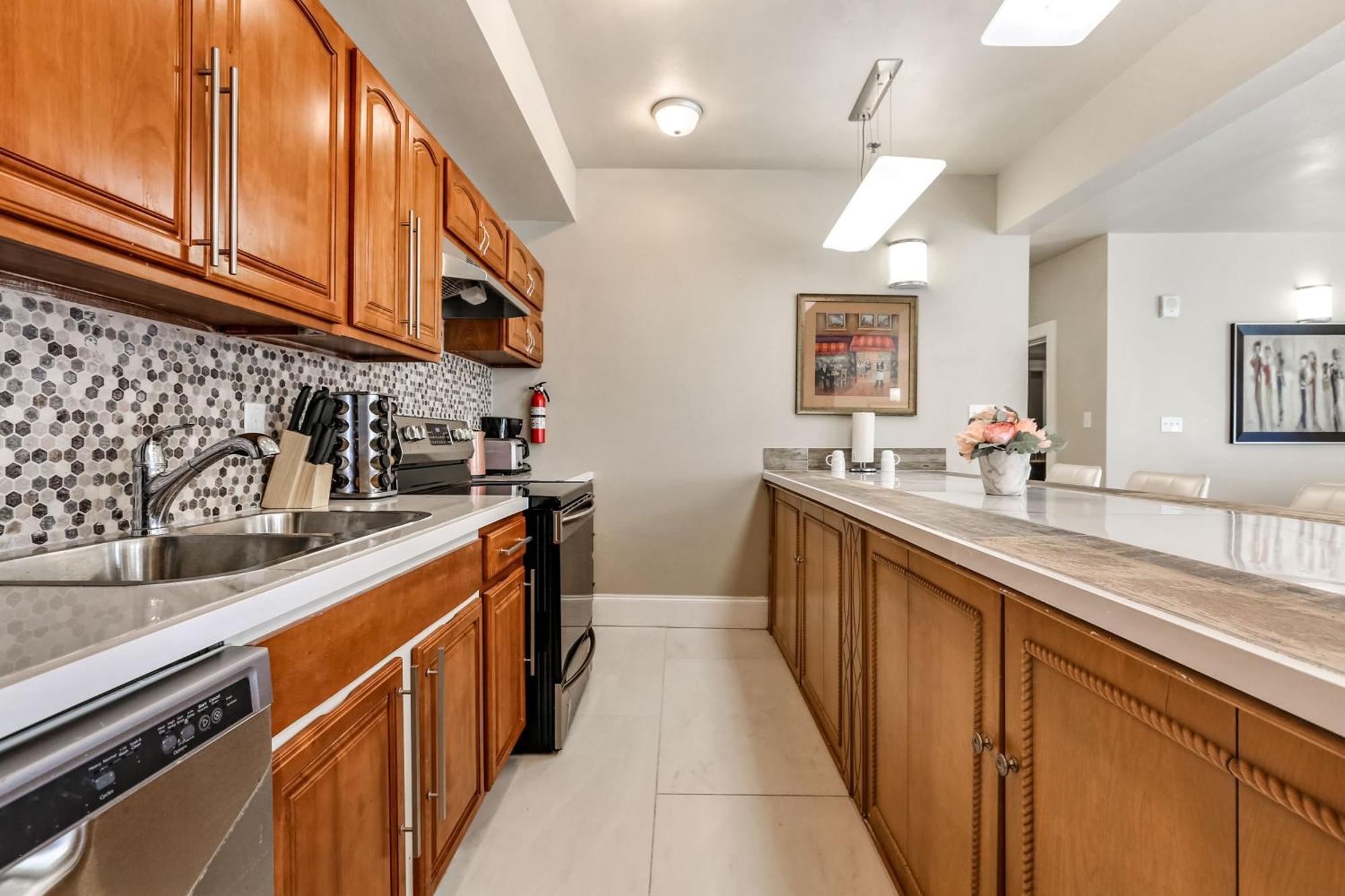 Stunning 4br Near French Quarter *