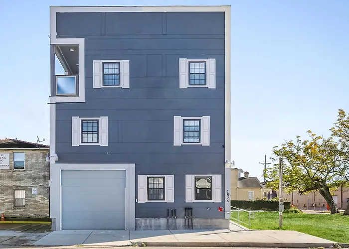Stunning Condos Near French Quarter