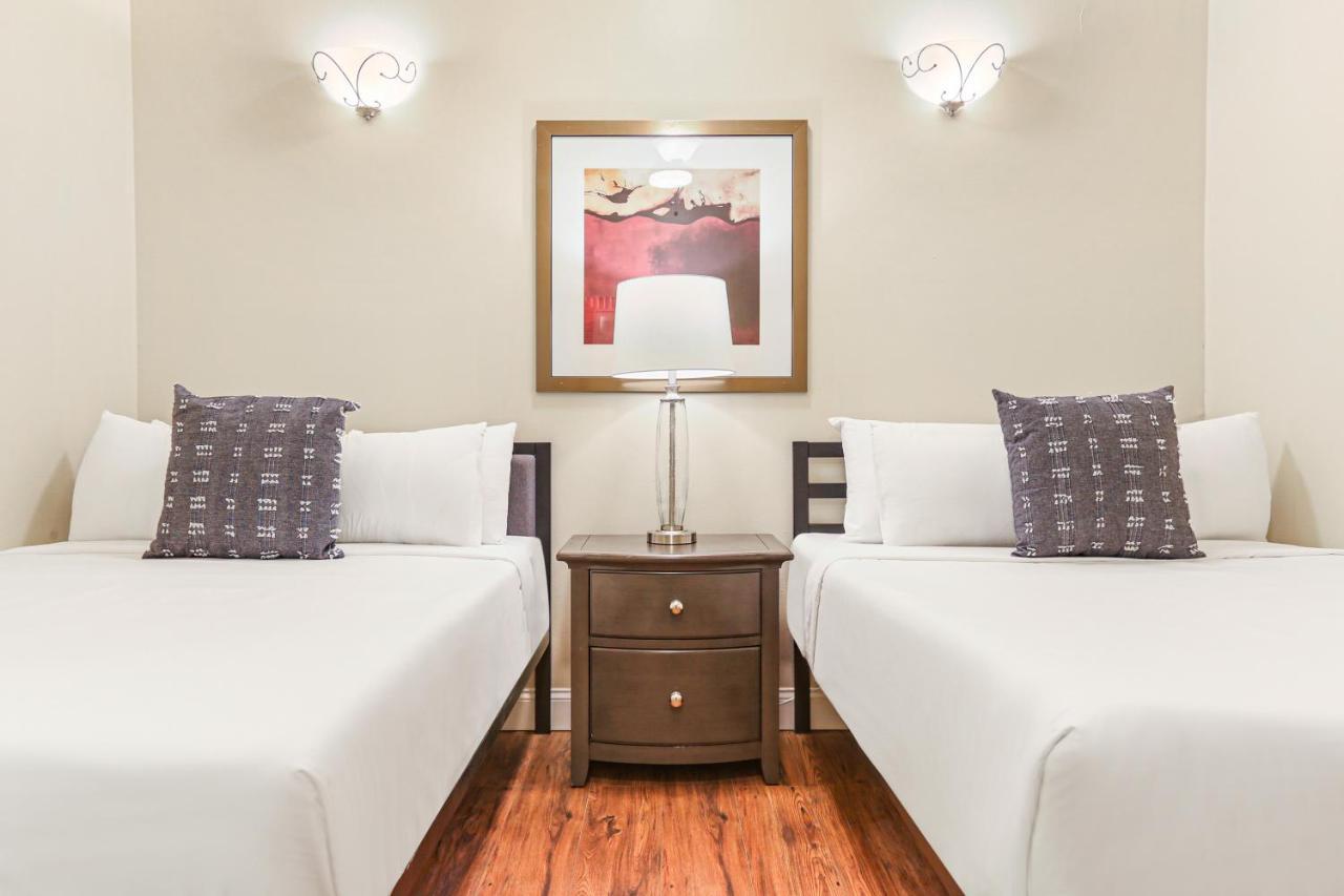 Stunning Near French Quarter Apartment *