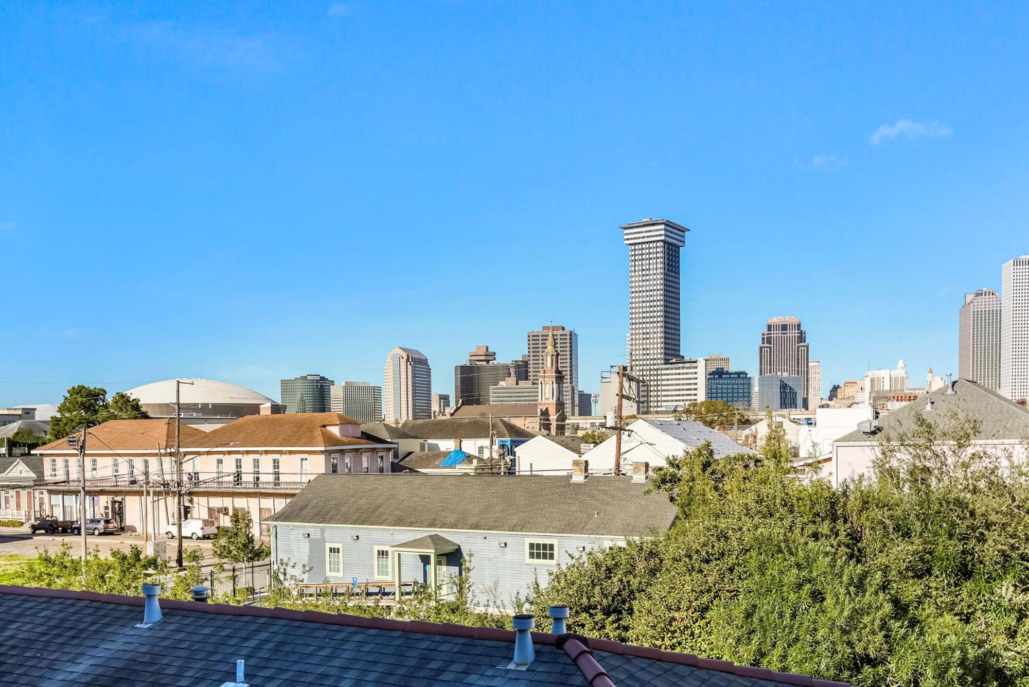 Apartment Stunning Near French Quarter