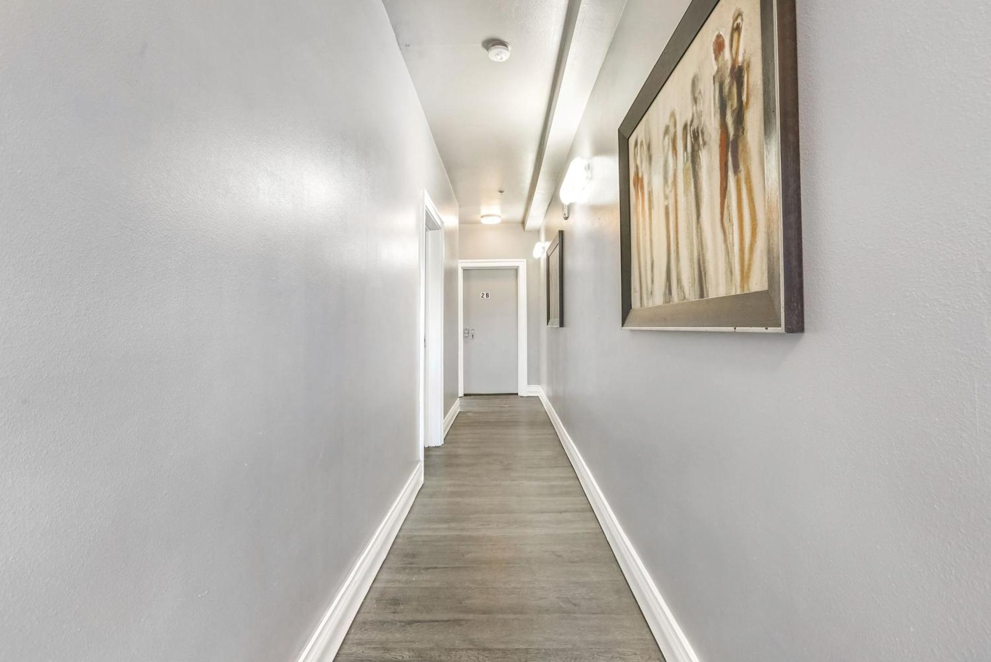 Stunning Near French Quarter Apartment *